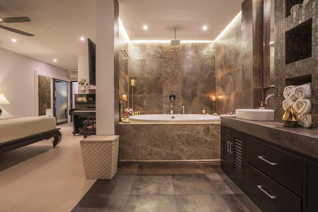 Villa Nirvana - Beachfront Tropical Chic 4Br Haven In Cape Panwa, Phuket Ban Makham المظهر الخارجي الصورة